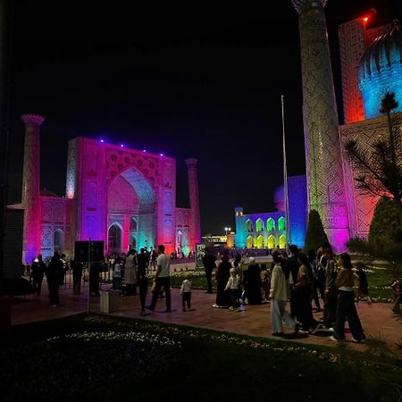 Registan Palace Samarkand Esterno foto